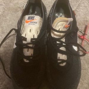 Vapor max off white nike shoes only worn 4x
